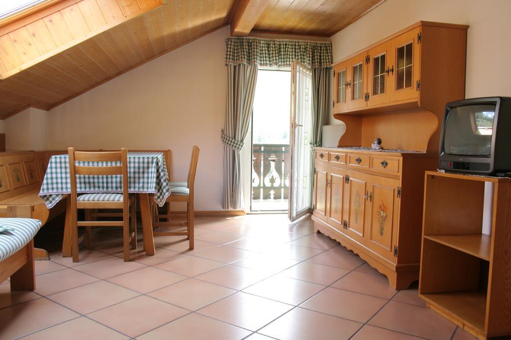 Appartamenti Ladina Campitello di Fassa Room photo